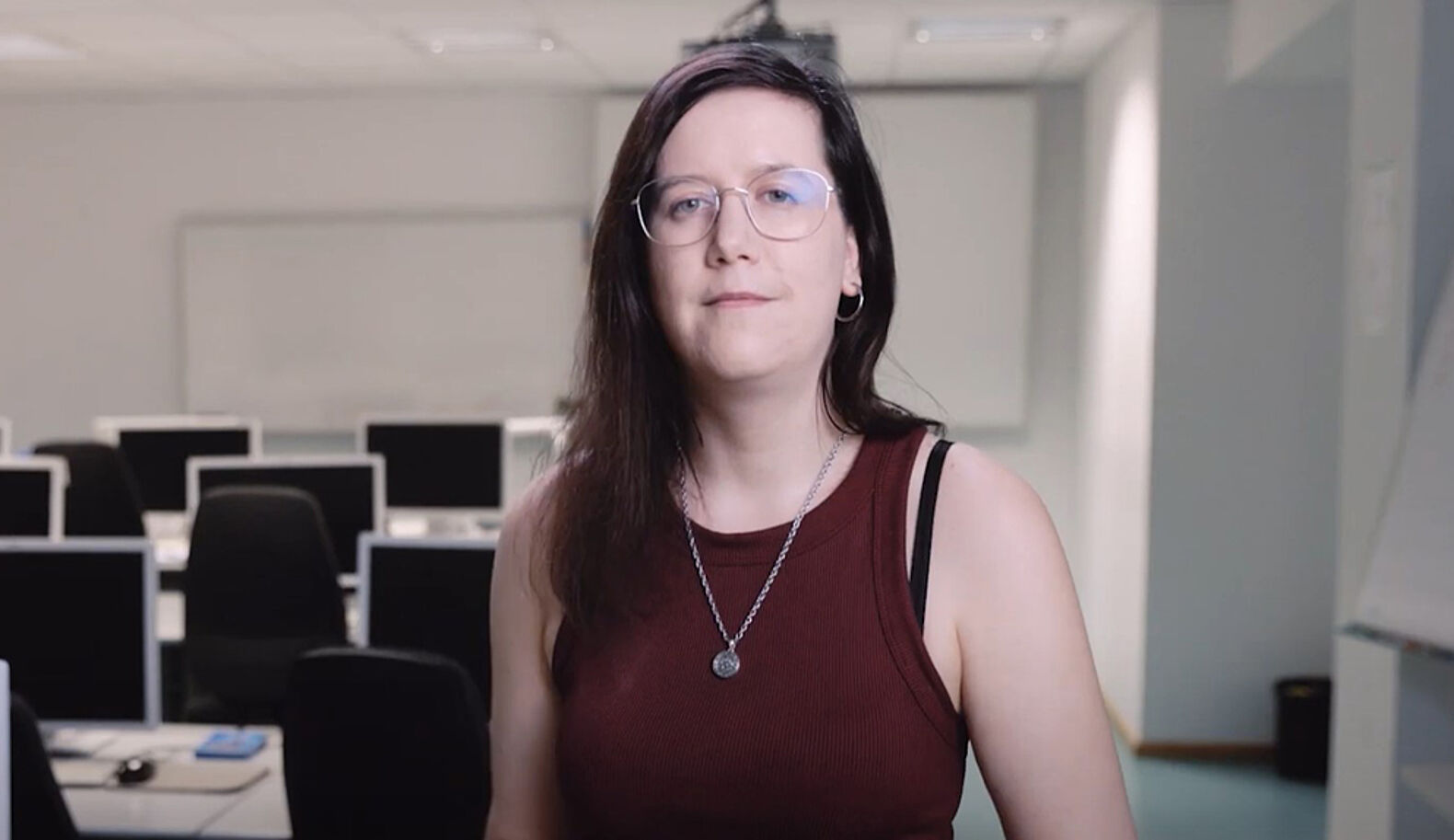 Im Video erzählt Laura von ihren Aufgaben in der Ausbildung zur Fachinformatikerin.